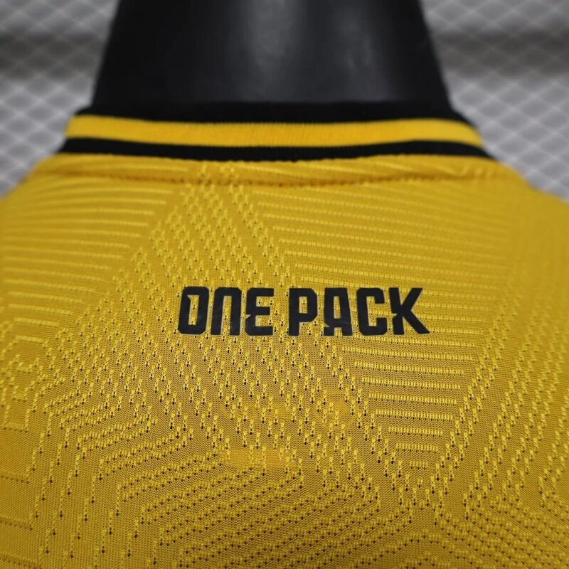 2024/2025 Player Version Wolverhampton Wanderers Home Football Shirt 1:1 Thai Quality