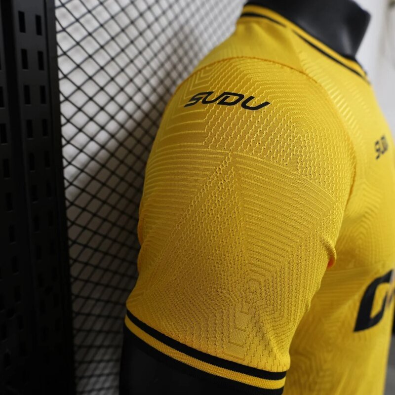 2024/2025 Player Version Wolverhampton Wanderers Home Football Shirt 1:1 Thai Quality