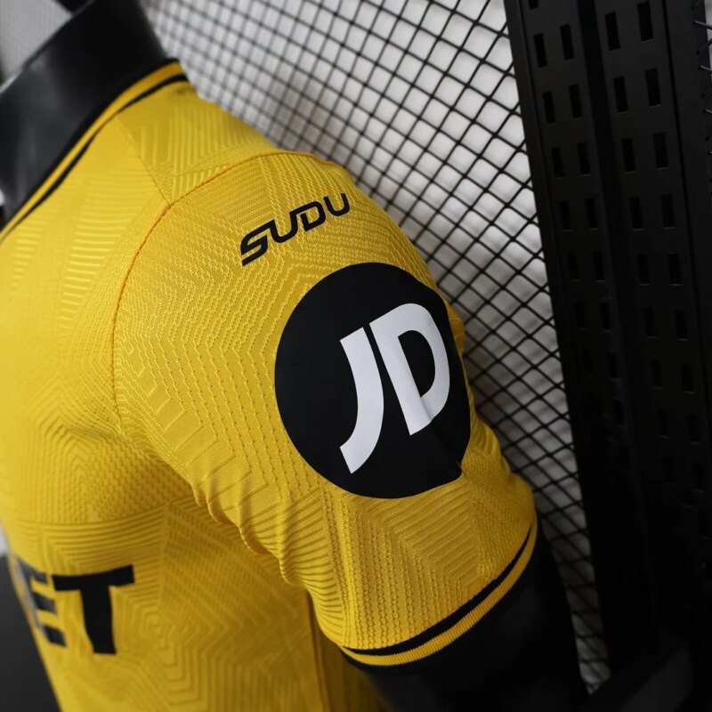 2024/2025 Player Version Wolverhampton Wanderers Home Football Shirt 1:1 Thai Quality